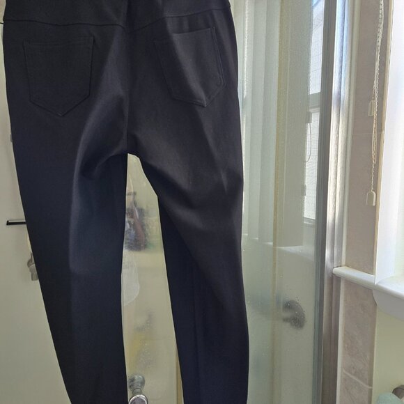 NWOT Philosophy black elastic band waist,tight around ankles - Picture 5 of 5